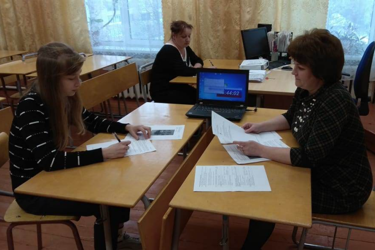 Девятиклассники Ленинградской области прошли итоговое собеседование по русскому языку в дополнительный срок