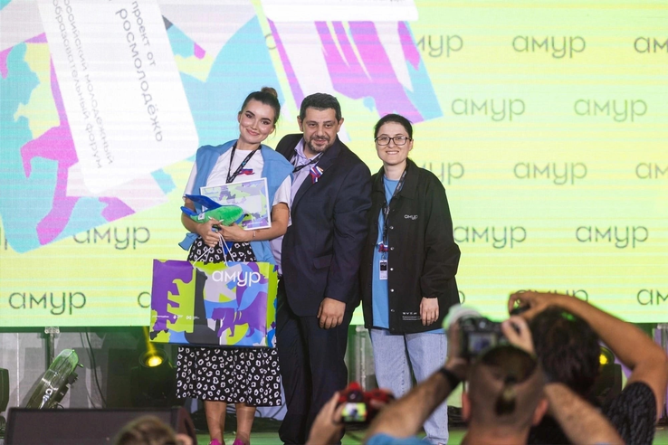 Молодой педагог из Тихвина вернулась с наградой со Всероссийского форума «Амур»
