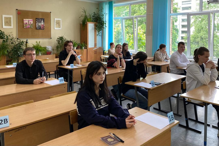 География, биология и иностранные языки продолжили основной период сдачи ЕГЭ