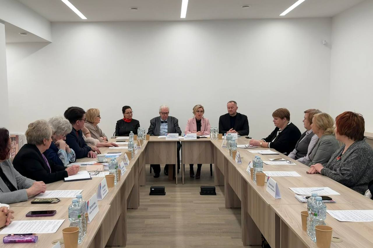 В 2026 году в Ленобласти продолжит работу совет заслуженных и почётных учителей