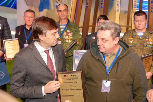 Учитель-ветеран СВО из Гатчинского района получил награду премии «Признание–2023» в Москве