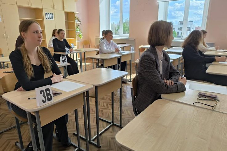 Более 900 ленинградских девятиклассников сдали экзамены по иностранным языкам