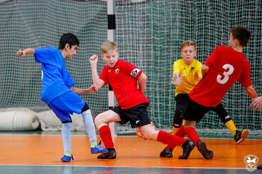 Ленинградские школы получили новый инвентарь для юных футболистов