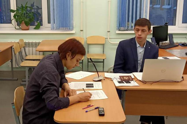 Девятиклассники Ленинградской области участвуют в репетиционном собеседовании по русскому языку