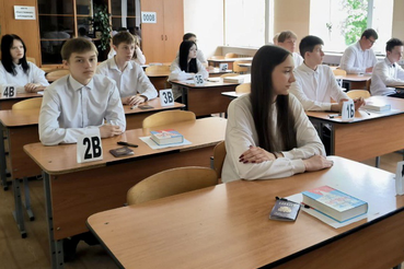 Девятиклассники Ленобласти сдали обязательный экзамен по русскому языку