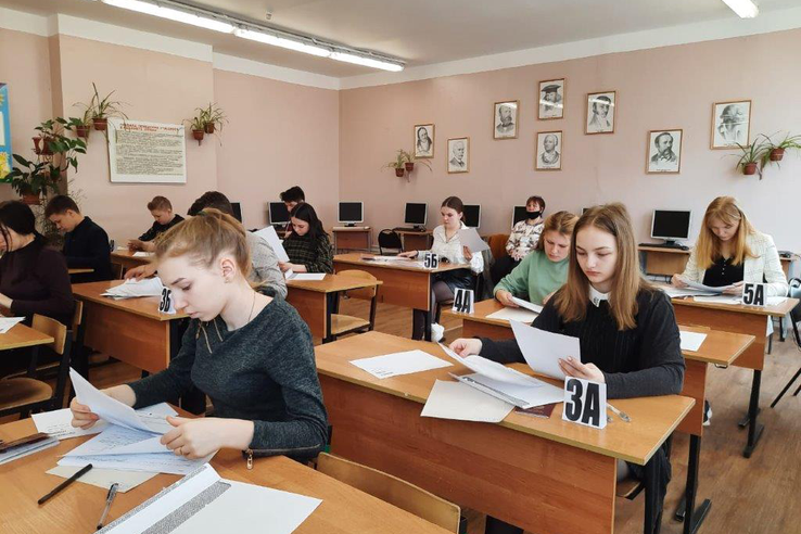 Ленинградская область провела тренировочный экзамен по математике