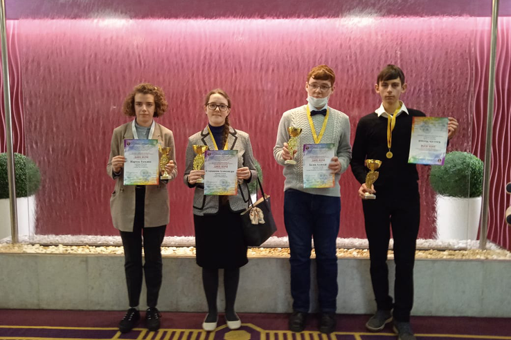 Областные старшеклассники – победители Всероссийского конкурса научно-исследовательских работ