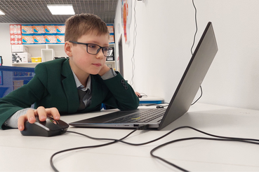 В Кингисеппском Кванториуме отметили День детских изобретений