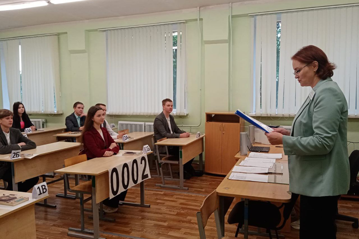 Девятиклассники Ленинградской области сдали ОГЭ по русскому языку