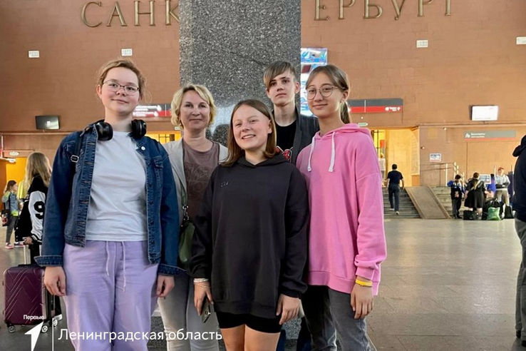 Школьники из Ленобласти отправились на «Литературный пленэр» в город Орёл