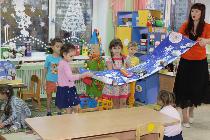 Воспитатель из Соснового Бора представит область на общероссийском конкурсе