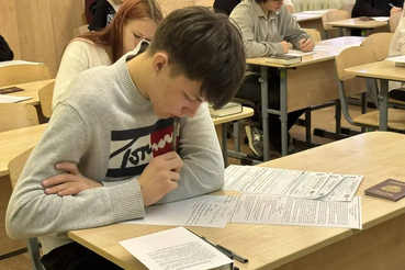 Одиннадцатиклассники Ленобласти написали итоговое сочинение