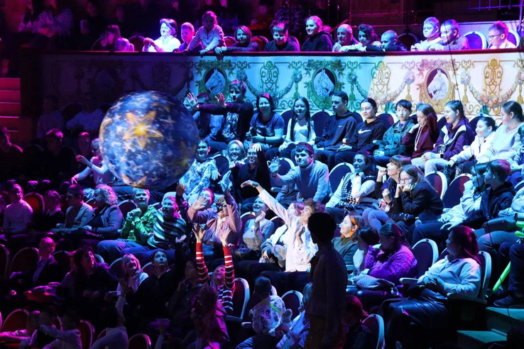 Школьники Ленобласти погрузились в новогоднее волшебство