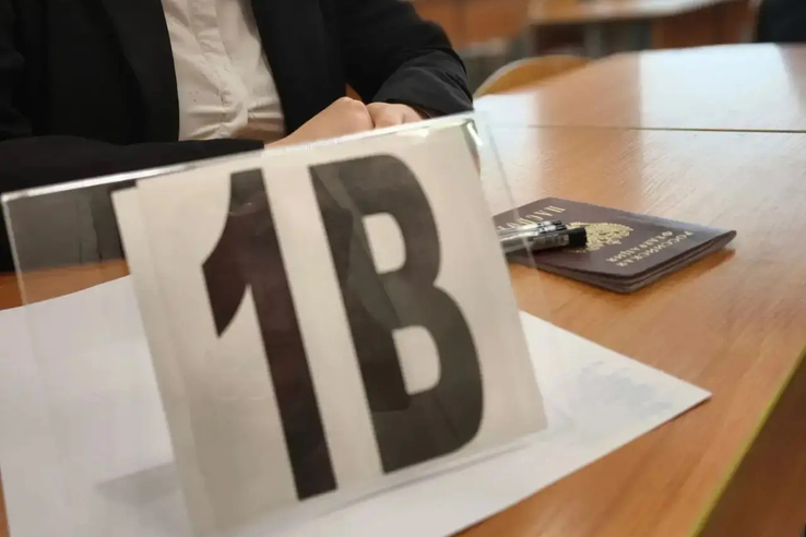 Более 1,2 тысяч выпускников Ленобласти сдали ЕГЭ в президентские дни