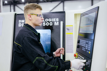 Сергей Кравцов: Согласно кадровому прогнозу, 65% замещающей кадровой потребности рынка труда – это специалисты с СПО