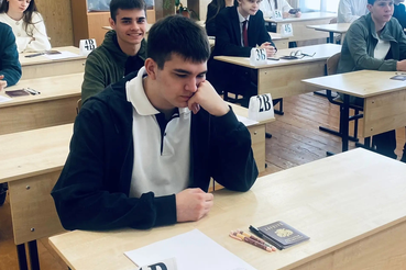 Более 3 тысяч выпускников Ленобласти сдали ЕГЭ по физике и обществознанию